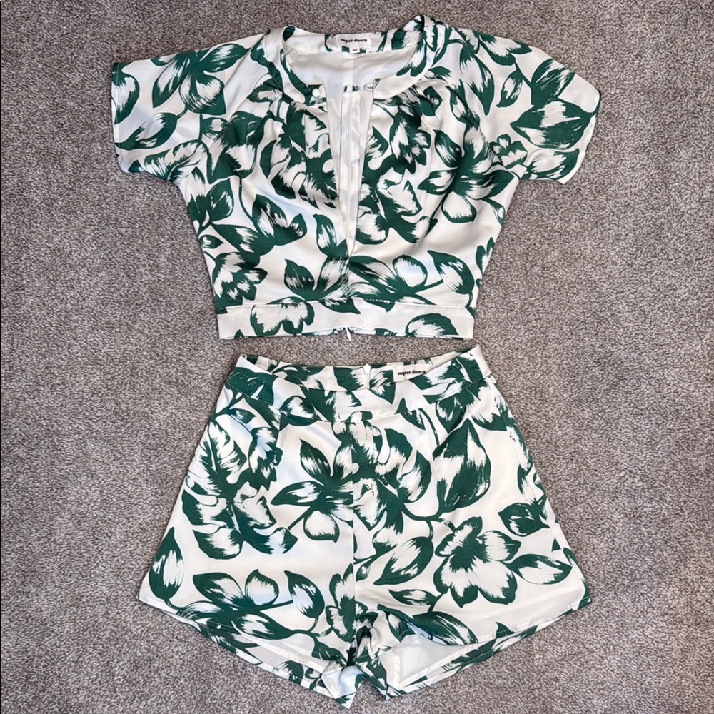 superdown Green and White Floral High Waist Shorts